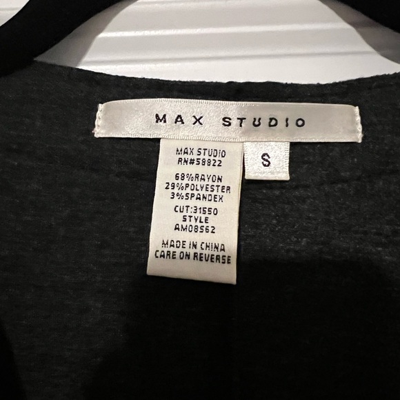 Max studio dress. Dark grey. Fits around the knee. - Picture 2 of 3